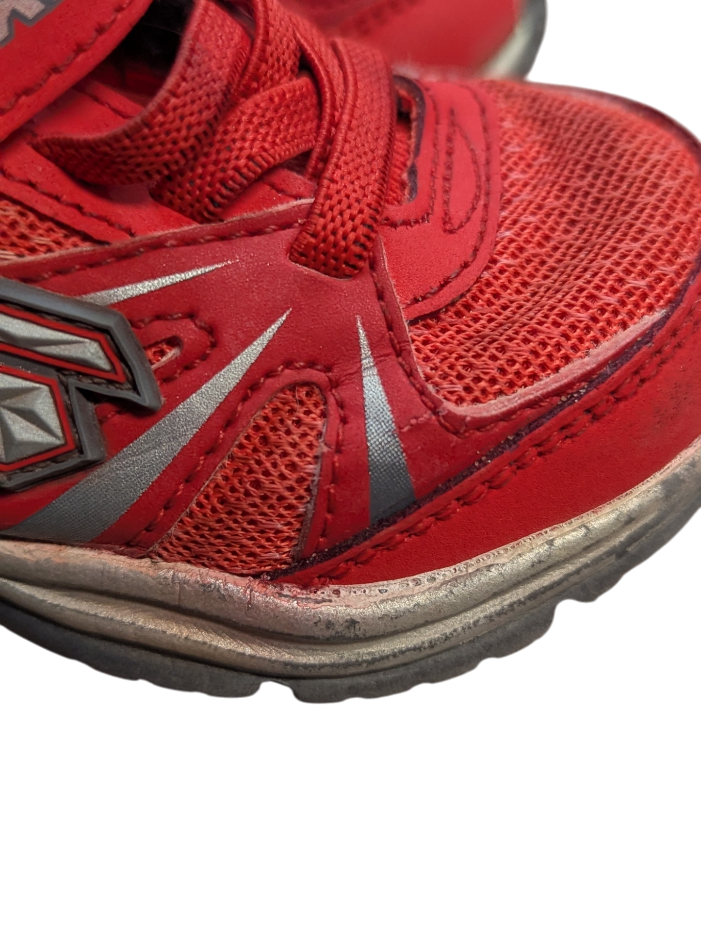 Chaussures gr 5 enfant Skechers