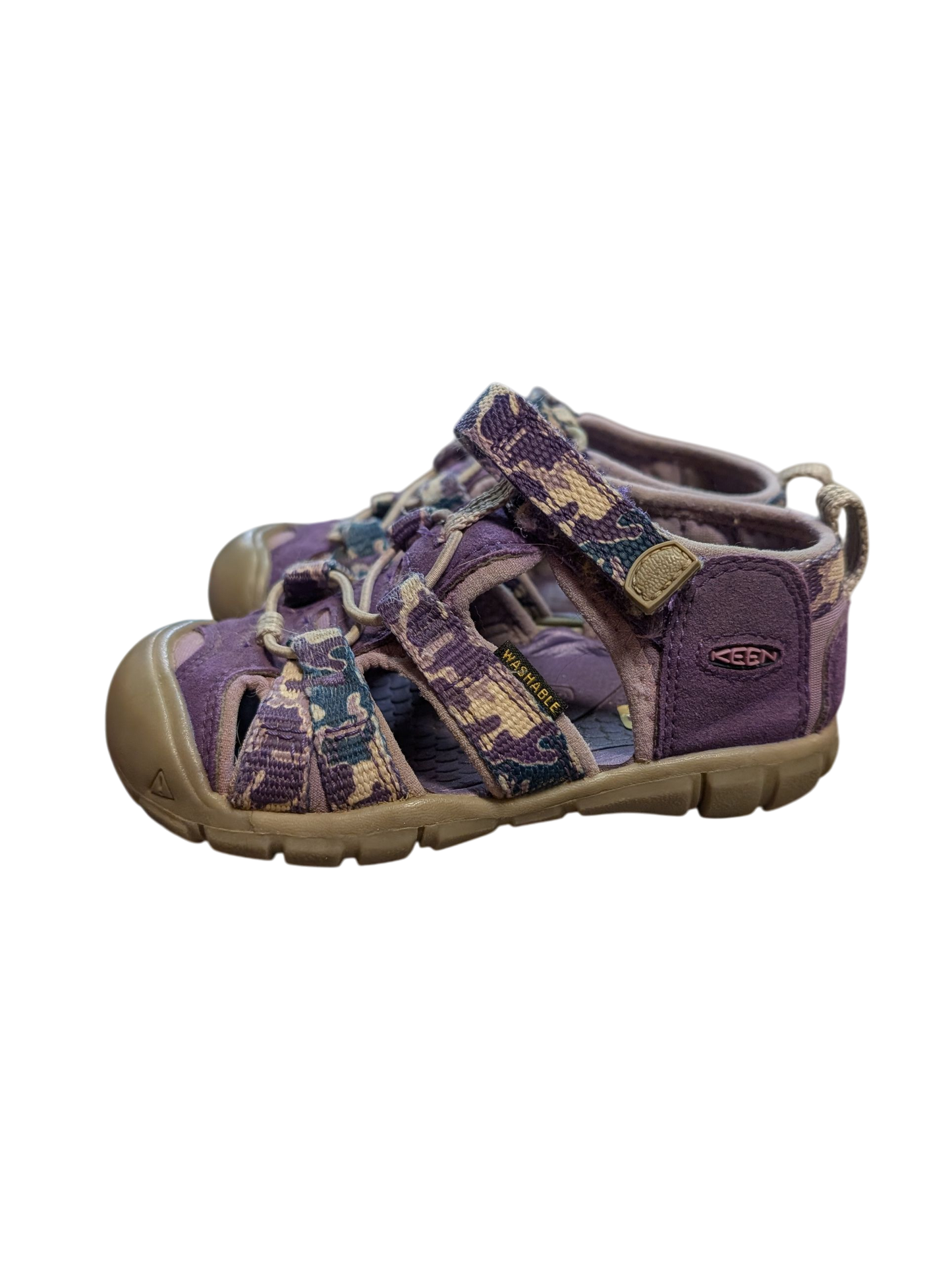 SAndales gr 7 enfant Keen