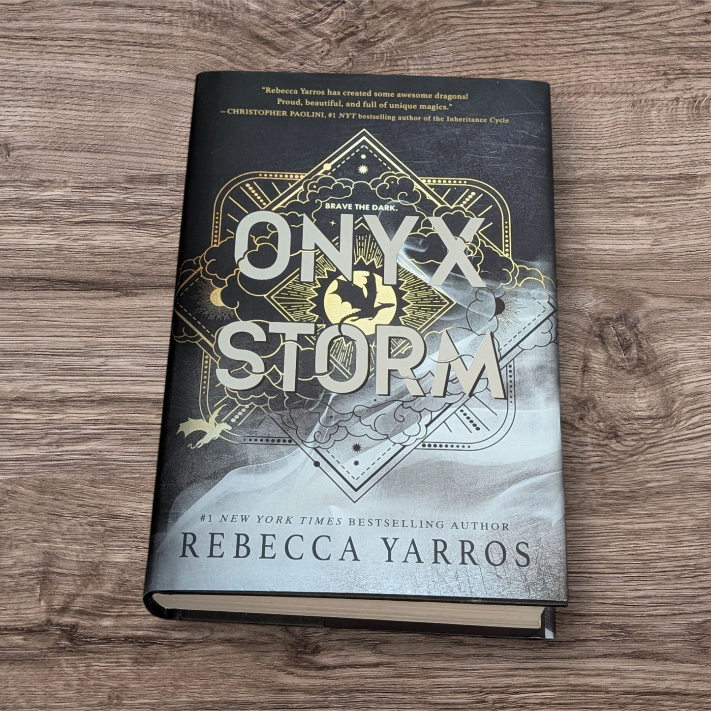 Livre The Empyrean ONYX STORM Rebecca Yarros Format standardNeuf