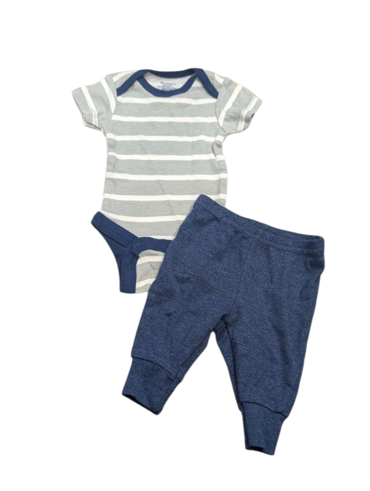 Ensemble nouveau-né Carters et Gerber