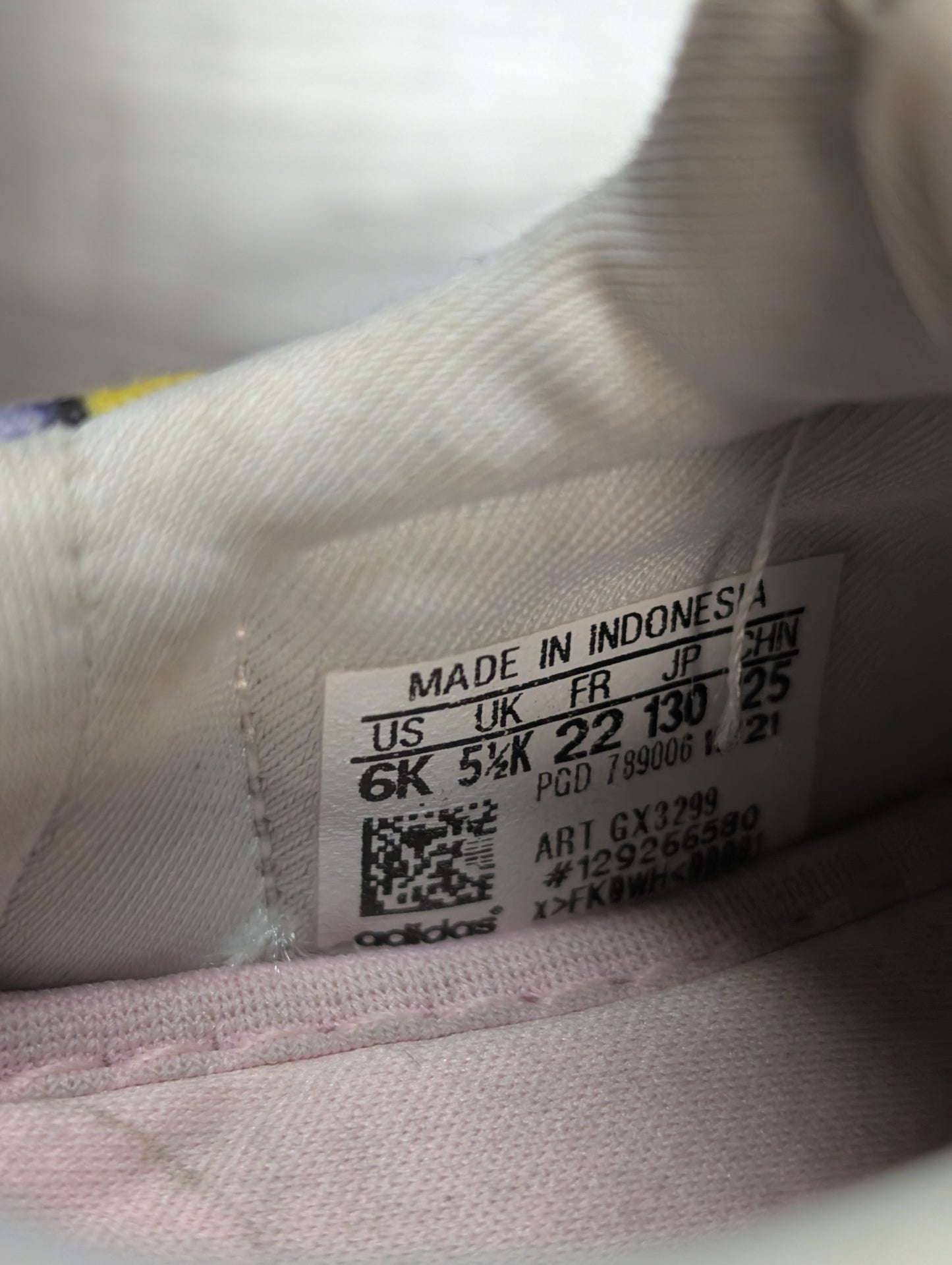 Chaussures gr 6-6,5 (22) Adidas