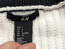 Load image into Gallery viewer, Chandail small H&amp;M
