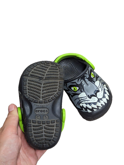 Sandales gr 5 jeune enfant Crocs