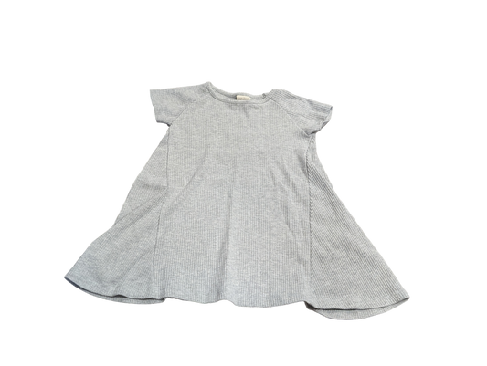 Robe 5-6ans Zara