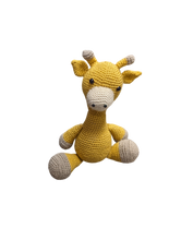 Load image into Gallery viewer, Peluche tricot girafe
