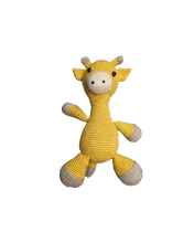 Load image into Gallery viewer, Peluche tricot girafe
