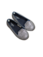 Load image into Gallery viewer, Chaussures gr 8 jeune enfant Oshkosh
