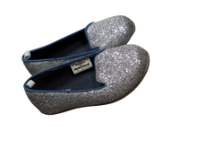 Load image into Gallery viewer, Chaussures gr 8 jeune enfant Oshkosh
