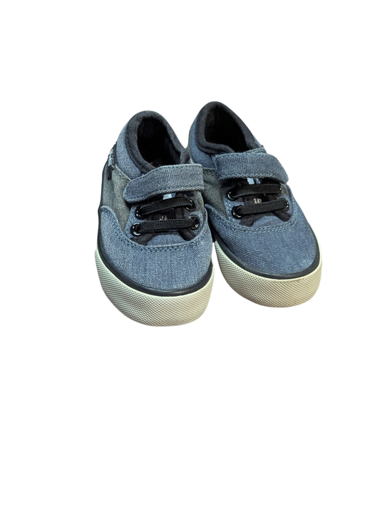 Chaussures gr 4 jeune enfant Duty