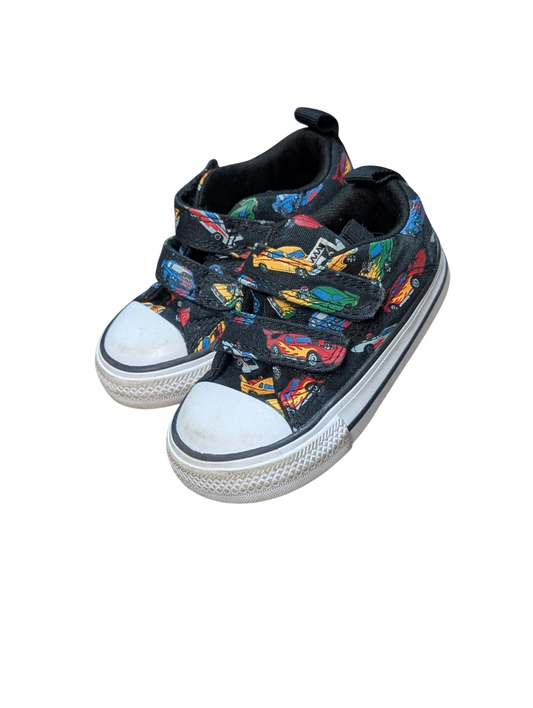 Chaussures gr 5 enfant Converse