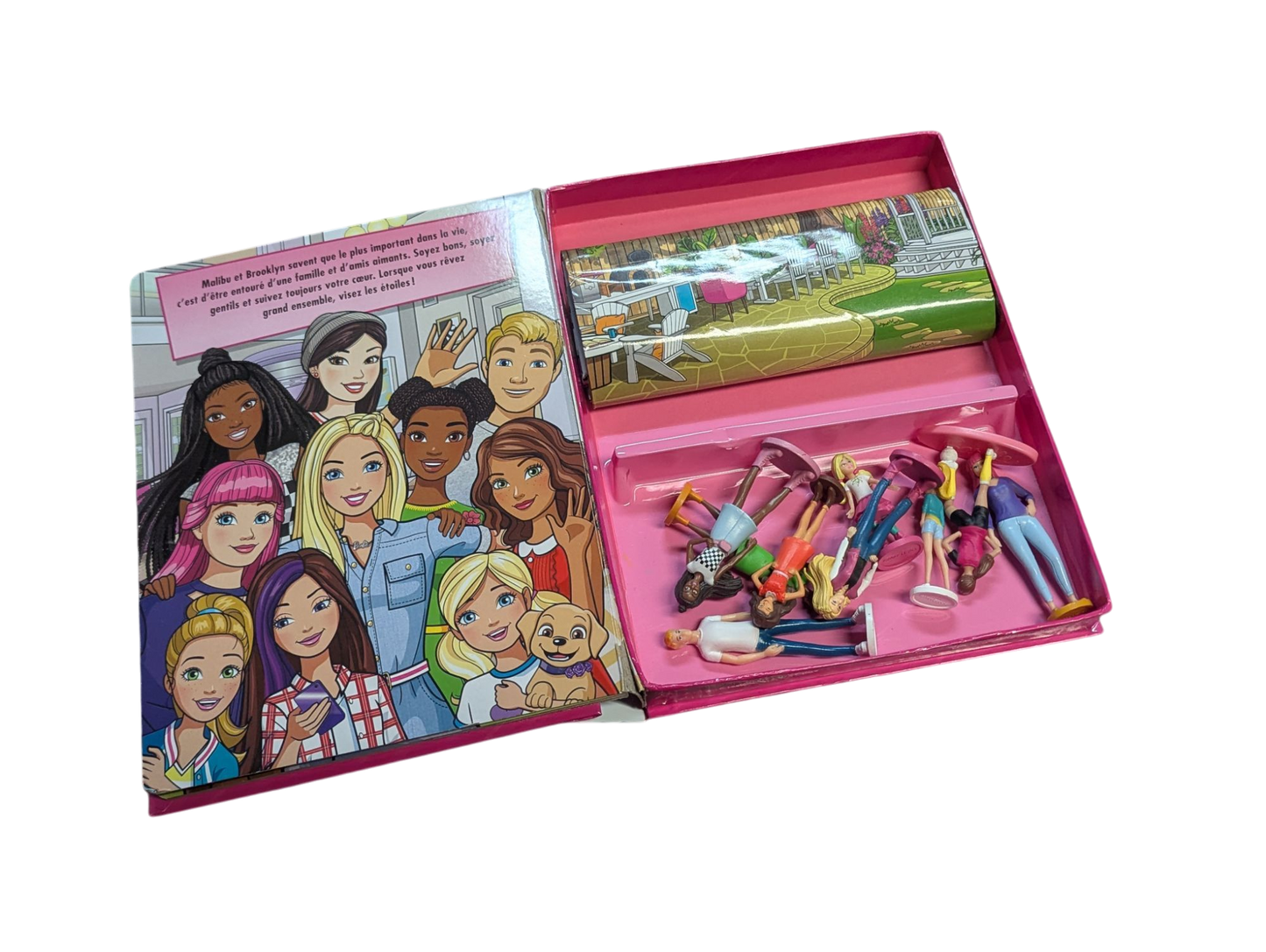 Livre Comptines et figurines Barbie*