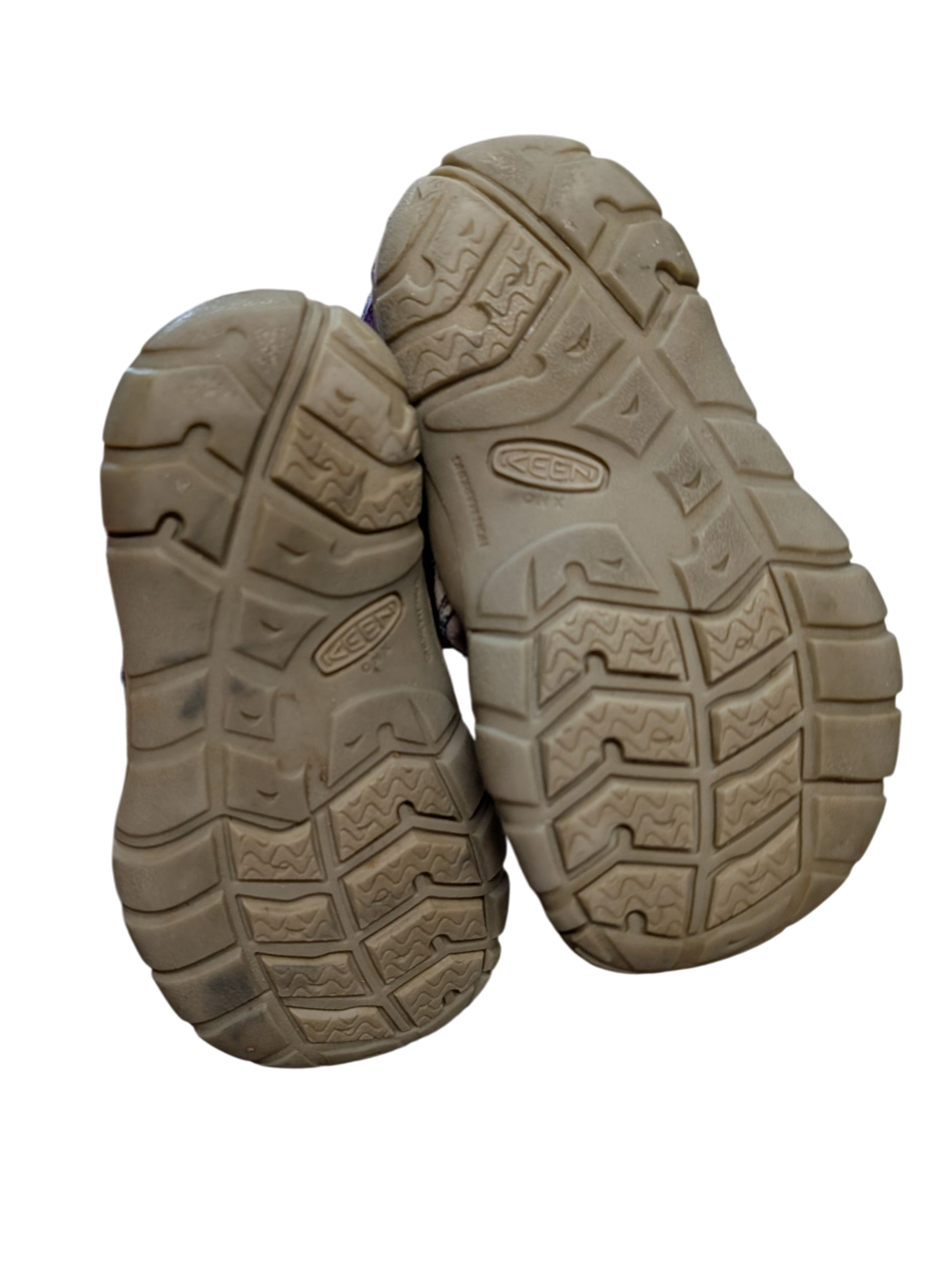 SAndales gr 7 enfant Keen