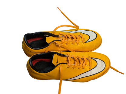 Chaussures gr 3.5 grand enfant Nike*