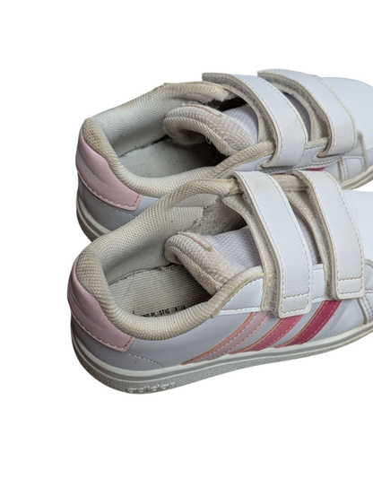 Chaussures gr 9 enfant Adidas*