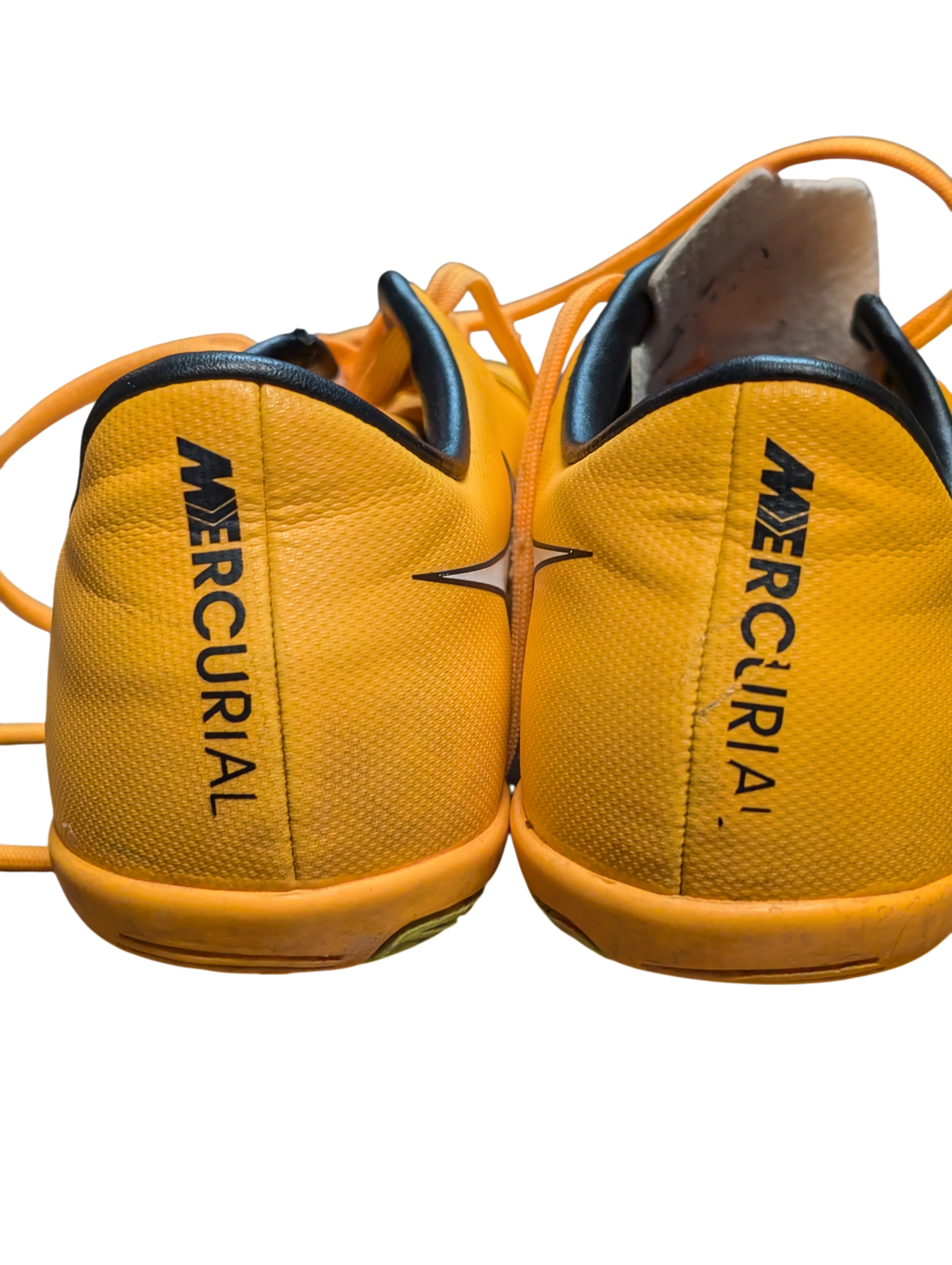 Chaussures gr 3.5 grand enfant Nike*