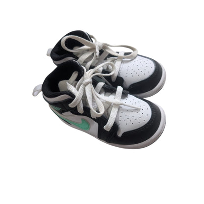Chaussures gr 7 jeune enfant Nike