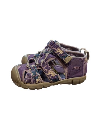 SAndales gr 7 enfant Keen