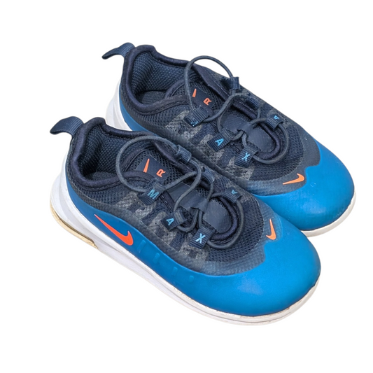 Chaussures gr 8 enfant Nike