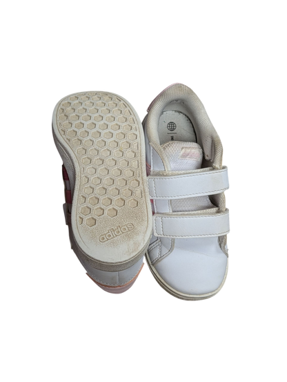 Chaussures gr 9 enfant Adidas*