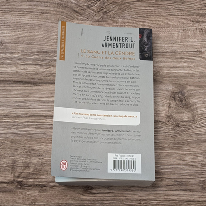 Livre Le sang et la cendre La guerre des deux reines (4e) -- Format poche Neuf