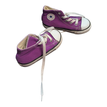 Chaussures gr 8 enfant Converse