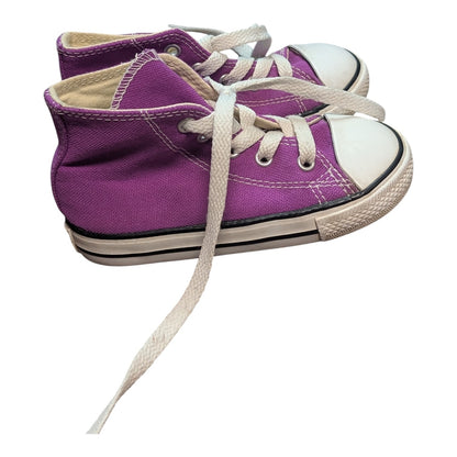 Chaussures gr 8 enfant Converse