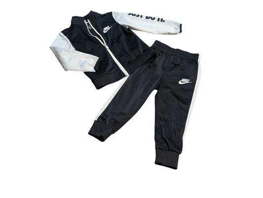 Ensemble sport 24mois Nike