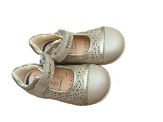 Chaussures gr 6 enfant Geox